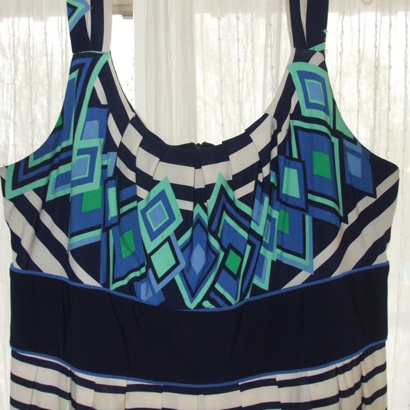 Beautiful Summer Plus Size Sun dress - Picture 2 of 5